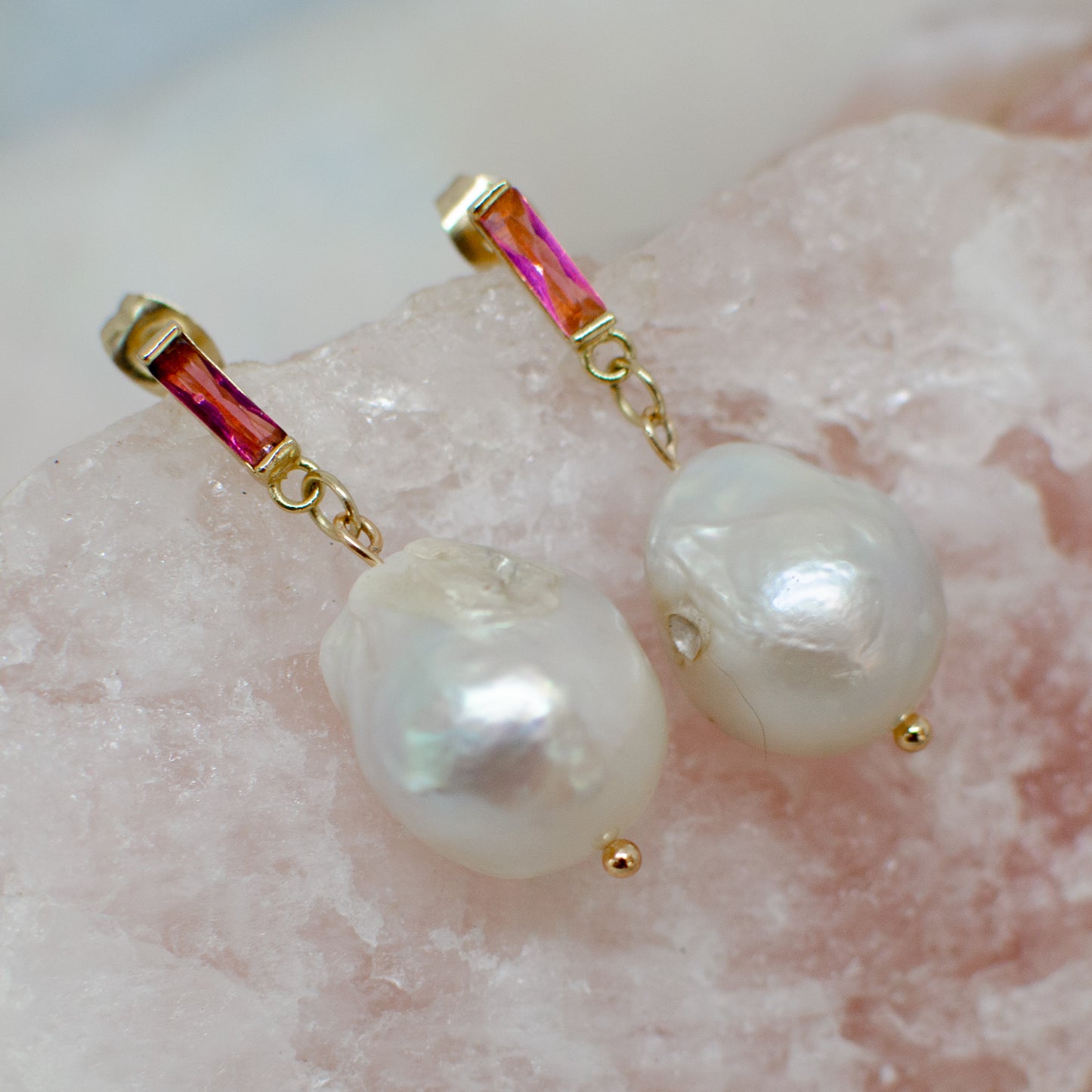 CREAM & JAM - BOROQUE PEARL 18K GOLD EARRINGS