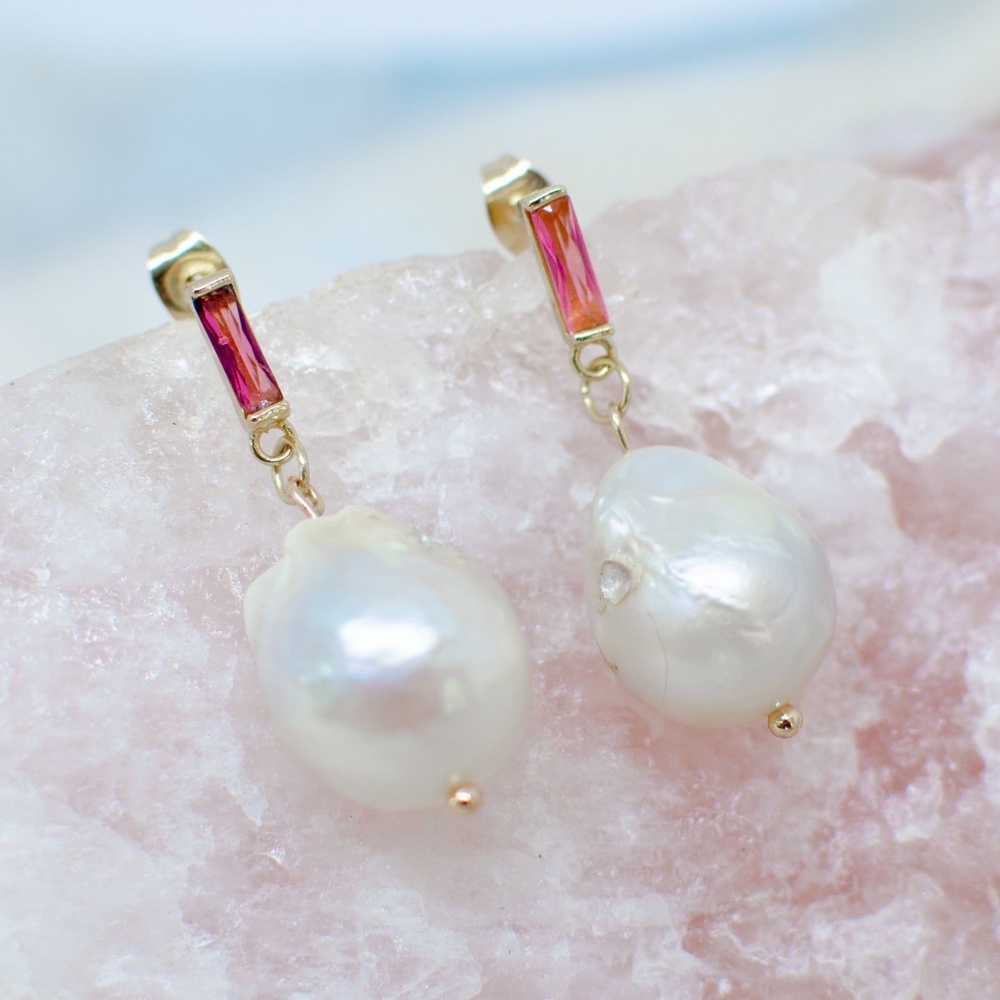 CREAM & JAM - BOROQUE PEARL 18K GOLD EARRINGS