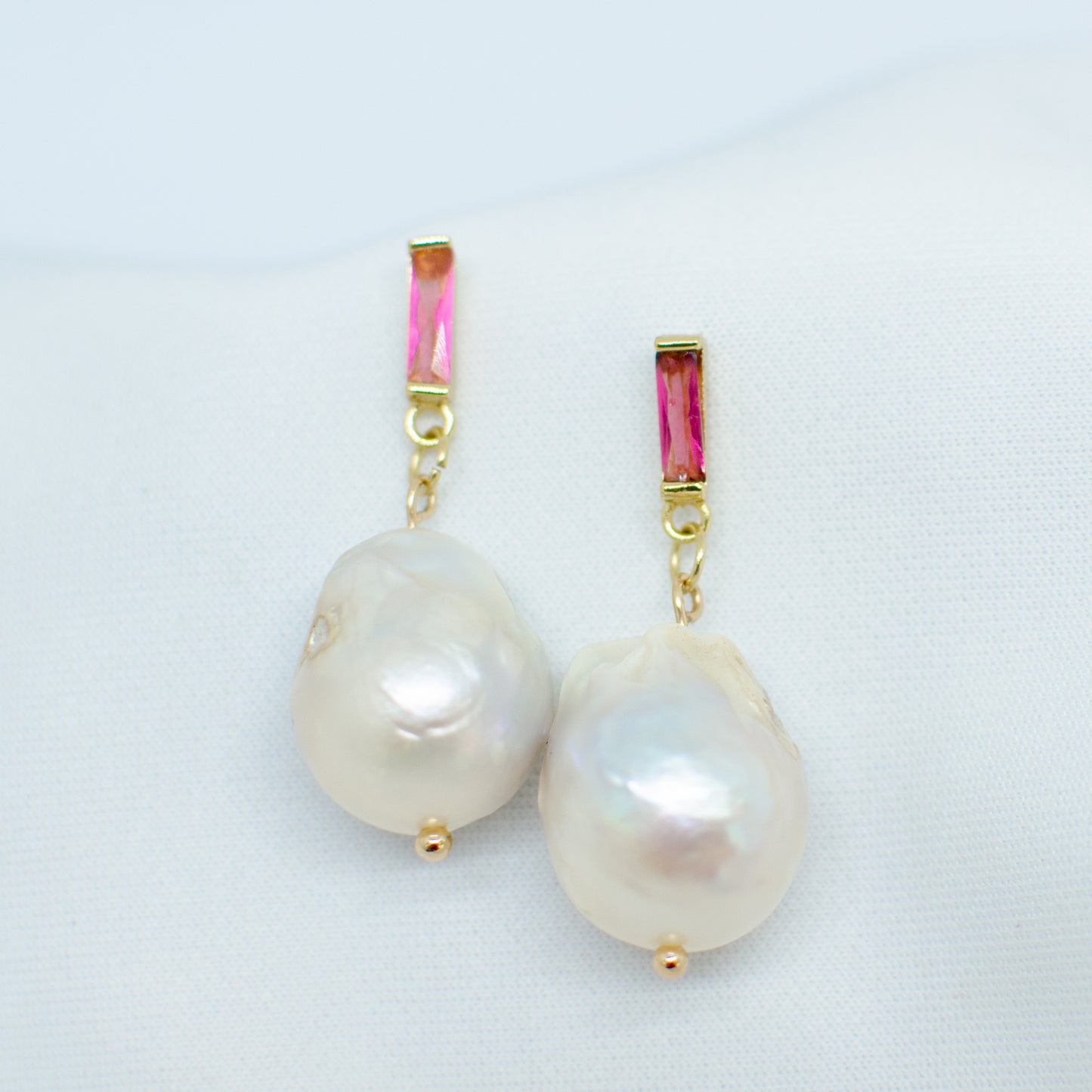 CREAM & JAM - BOROQUE PEARL 18K GOLD EARRINGS