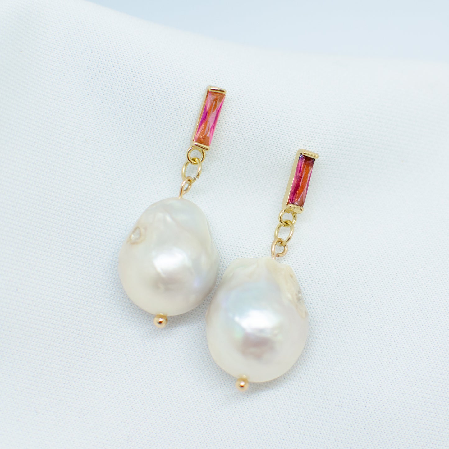 CREAM & JAM - BOROQUE PEARL 18K GOLD EARRINGS